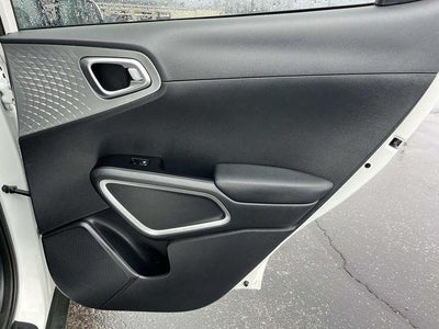 2024 Kia Soul LX IVT