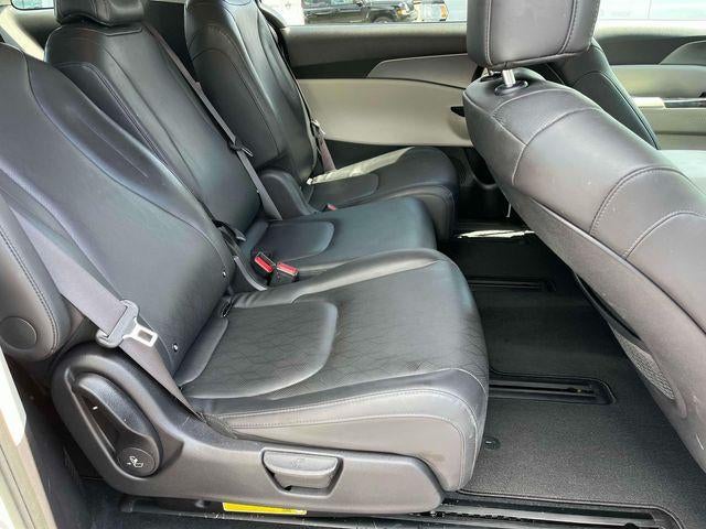 2024 Kia Carnival LX FWD