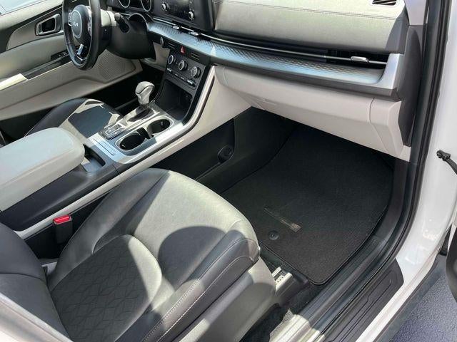 2024 Kia Carnival LX FWD