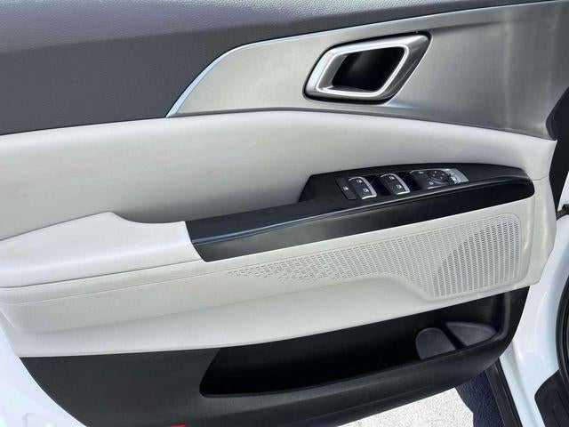 2024 Kia Carnival LX FWD