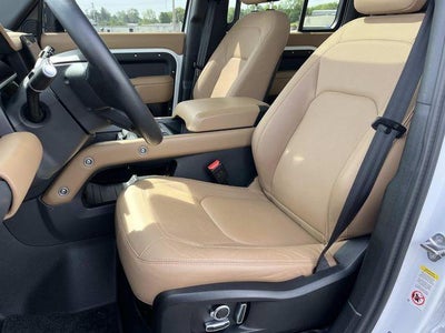 2025 Land Rover Defender 130 P400 X-Dynamic SE