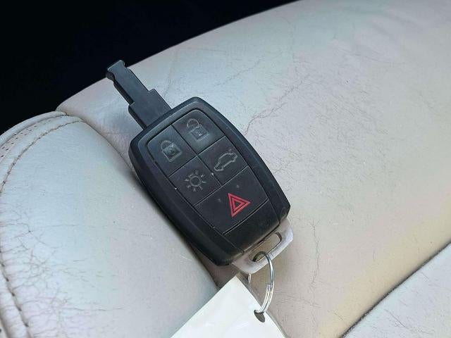 2011 Volvo C70 2dr Conv Auto