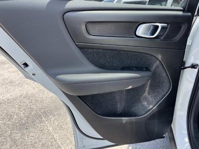 2023 Volvo XC40 B5 AWD Plus Bright Theme