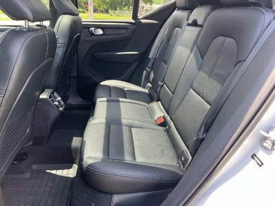 2023 Volvo XC40 B5 AWD Plus Bright Theme