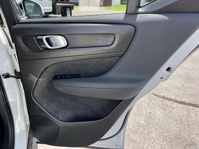 2023 Volvo XC40 B5 AWD Plus Bright Theme