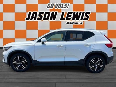 2023 Volvo XC40 B5 AWD Plus Bright Theme