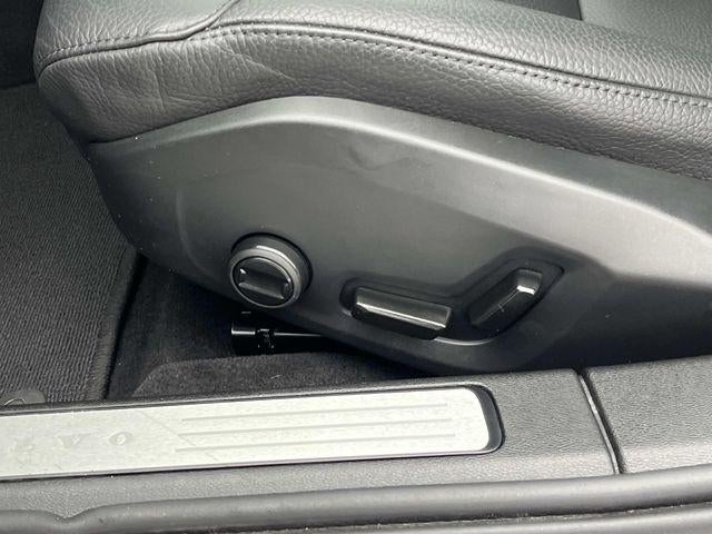 2025 Volvo V60 Cross Country B5 AWD Plus