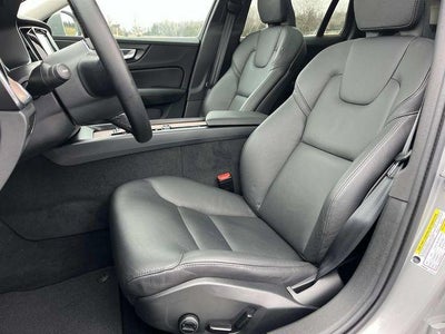 2025 Volvo V60 Cross Country B5 AWD Plus