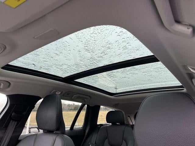 2025 Volvo V60 Cross Country B5 AWD Plus