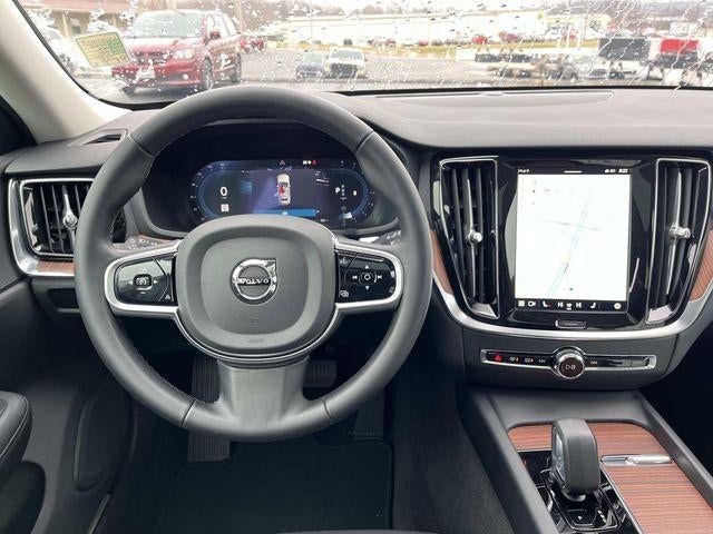 2025 Volvo V60 Cross Country B5 AWD Plus