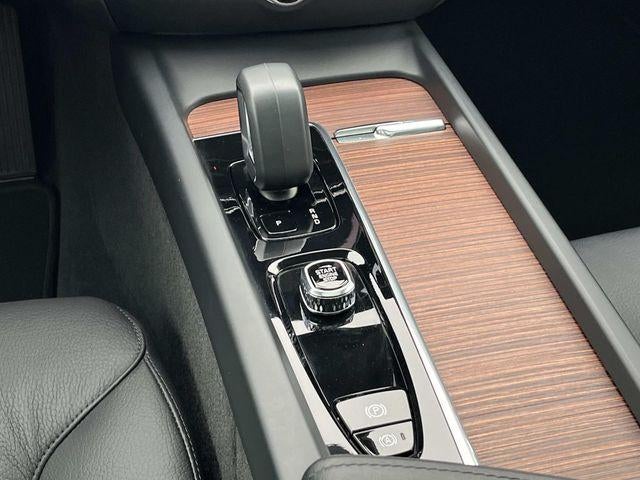 2025 Volvo V60 Cross Country B5 AWD Plus