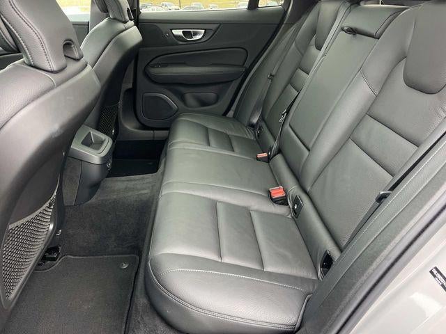 2025 Volvo V60 Cross Country B5 AWD Plus