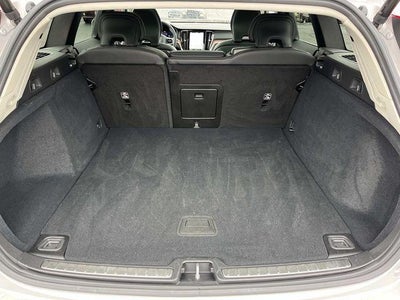2025 Volvo V60 Cross Country B5 AWD Plus