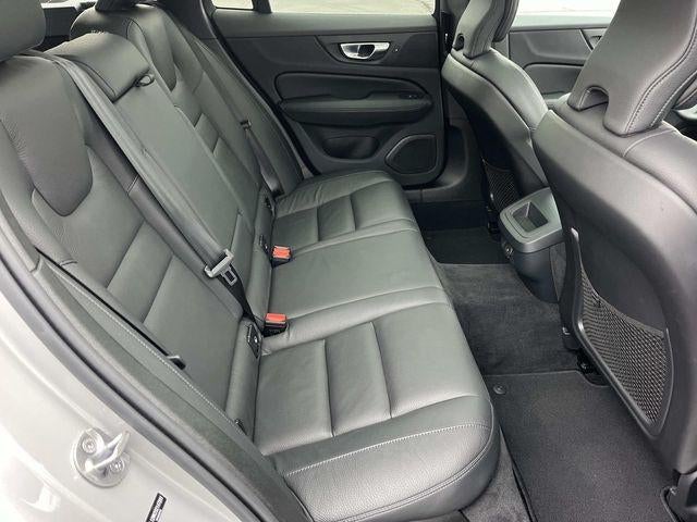 2025 Volvo V60 Cross Country B5 AWD Plus