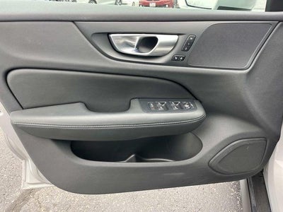 2025 Volvo V60 Cross Country B5 AWD Plus