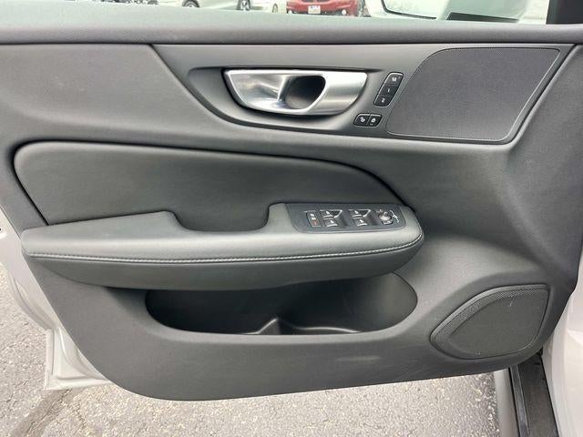 2025 Volvo V60 Cross Country B5 AWD Plus