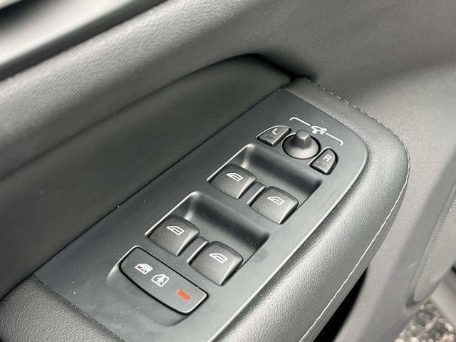 2025 Volvo V60 Cross Country B5 AWD Plus